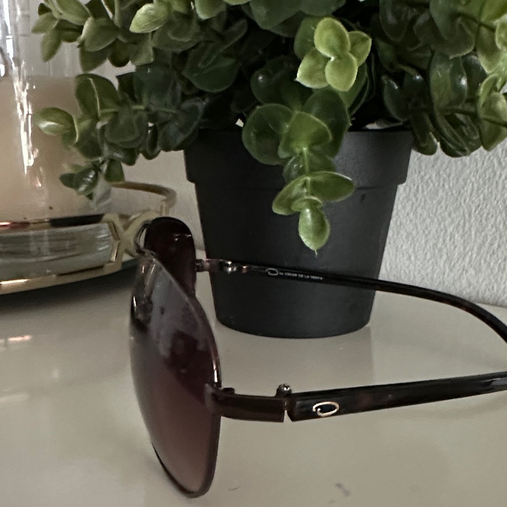 O by Oscar de la Renta Aviator Brown Sunglasses